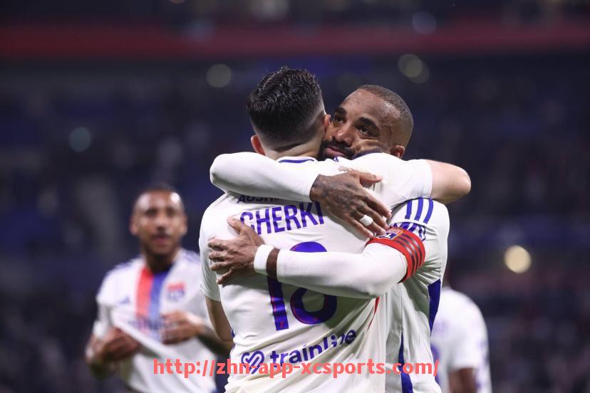 杏彩体育-世俱杯多面手球员在多位置切换中的表现与战术灵活性体现