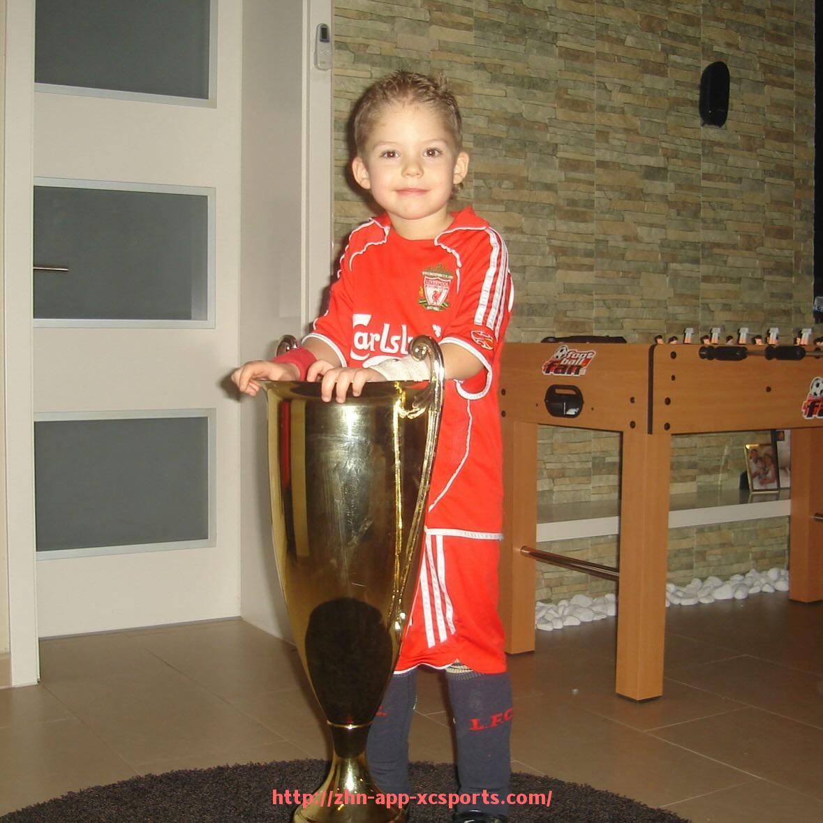 杏彩体育-世俱杯比赛历史上终场补时时间最长纪录是哪一场